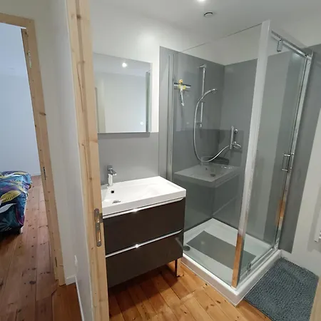 Appartement Au Coin De La Rue à Saint-Vincent-Sterlanges Extérieur photo