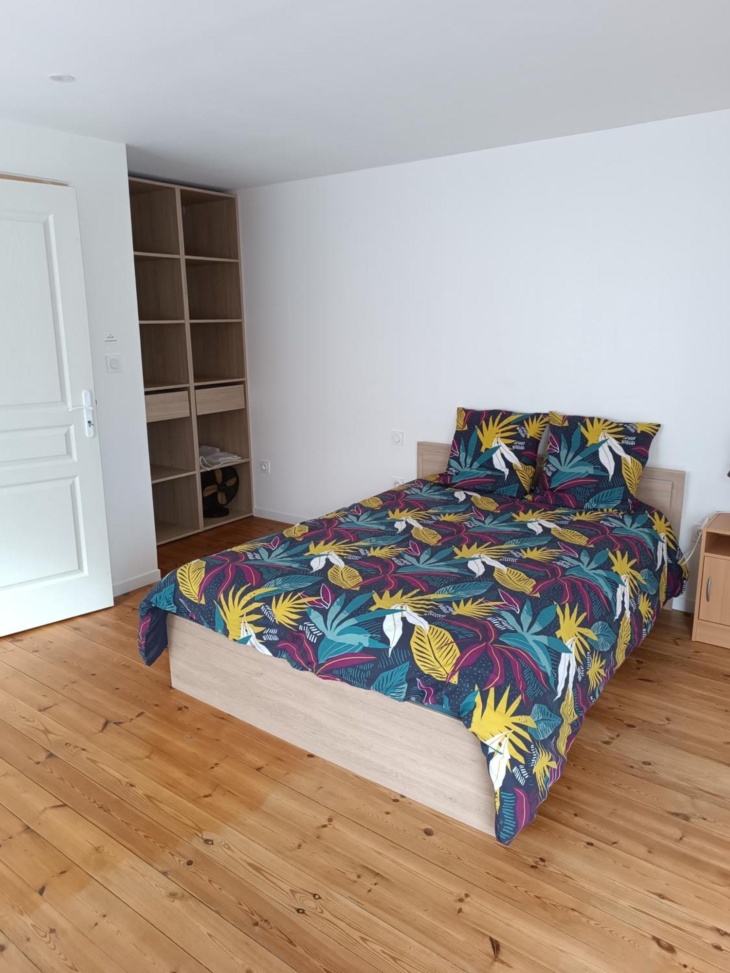 Appartement Au Coin De La Rue *